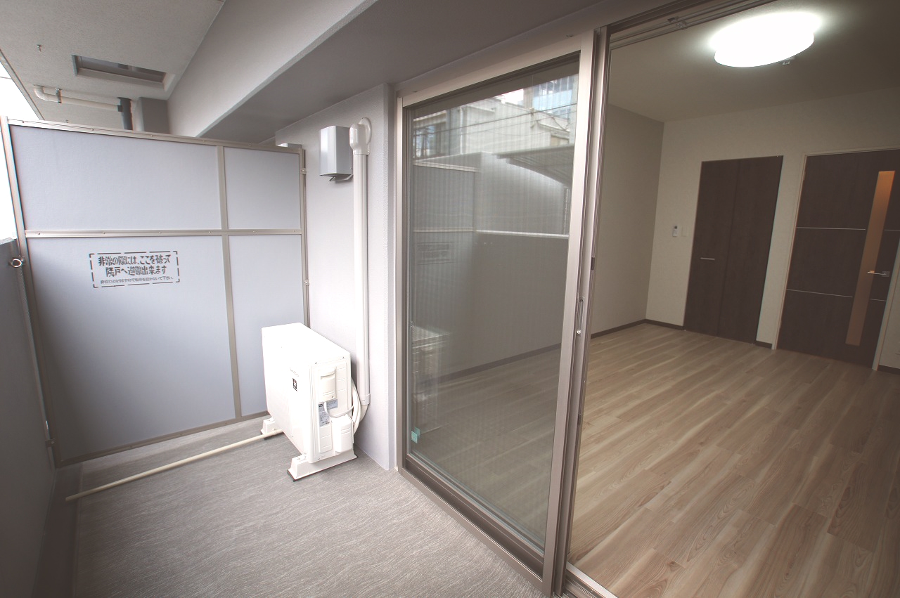 shining布施離宮_00_バルコニー00