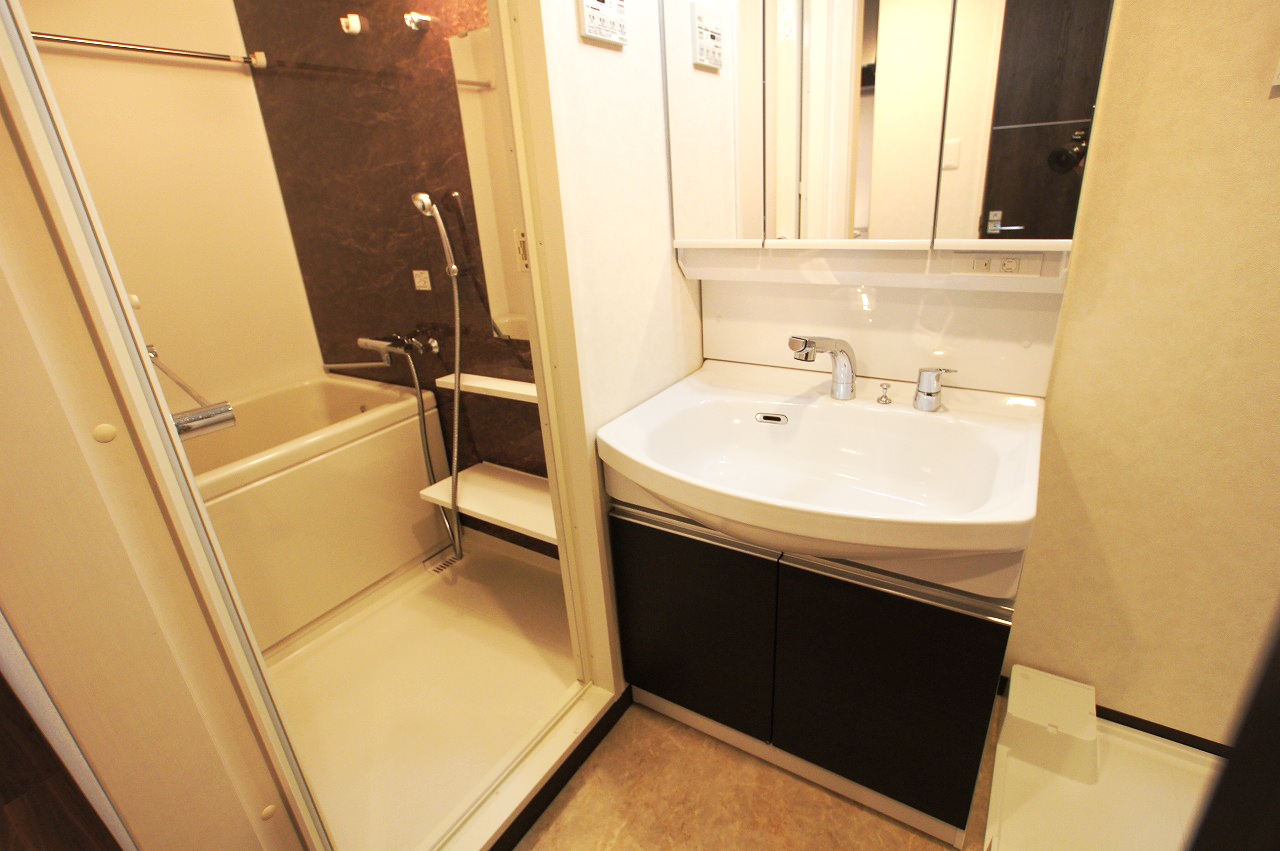 shining布施離宮_02_脱衣室